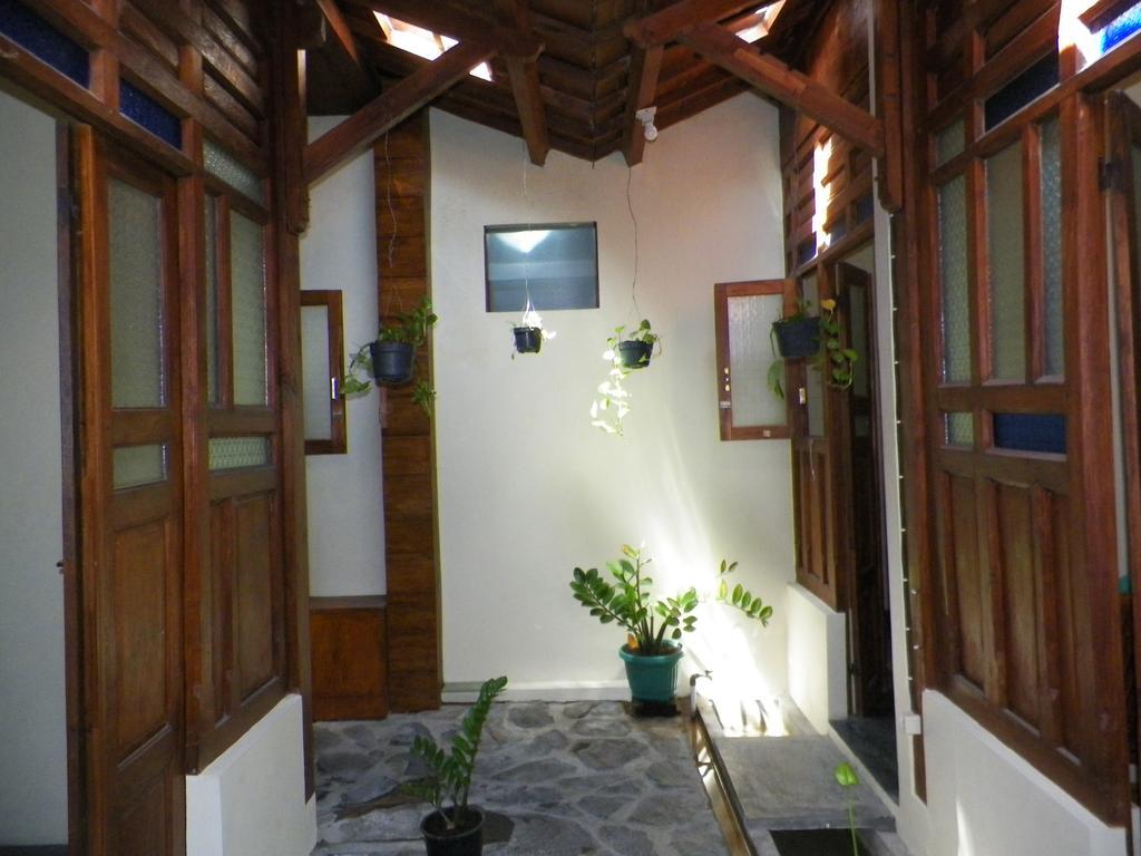 Ndalem Timoho Hotel Yogyakarta Exterior photo