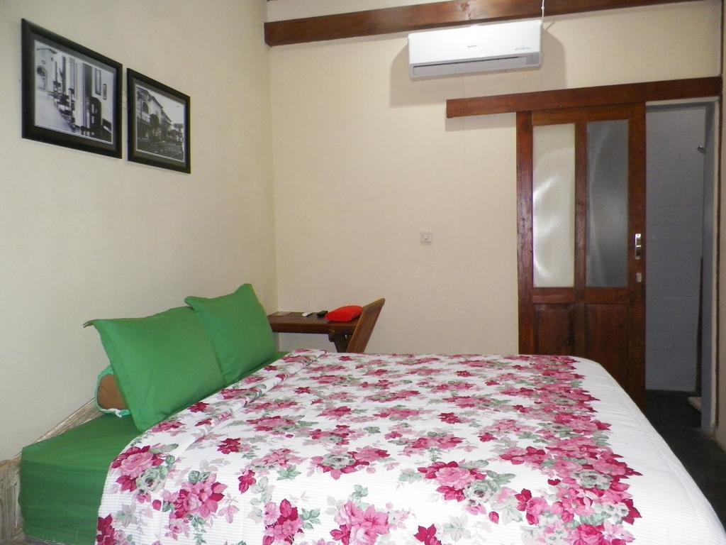 Ndalem Timoho Hotel Yogyakarta Exterior photo